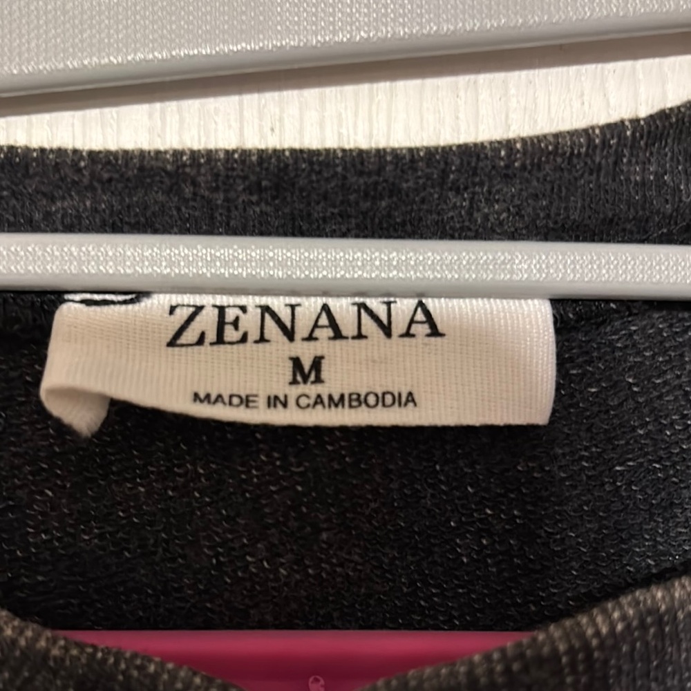Zenana Black Crop Top - Picture 2 of 3